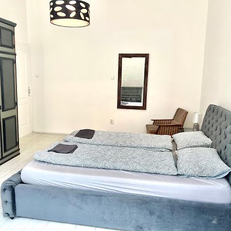 L8 Guesthouse Будапеща Екстериор снимка
