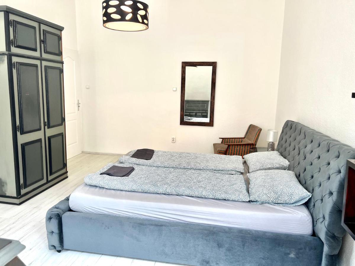 L8 Guesthouse Будапеща Екстериор снимка